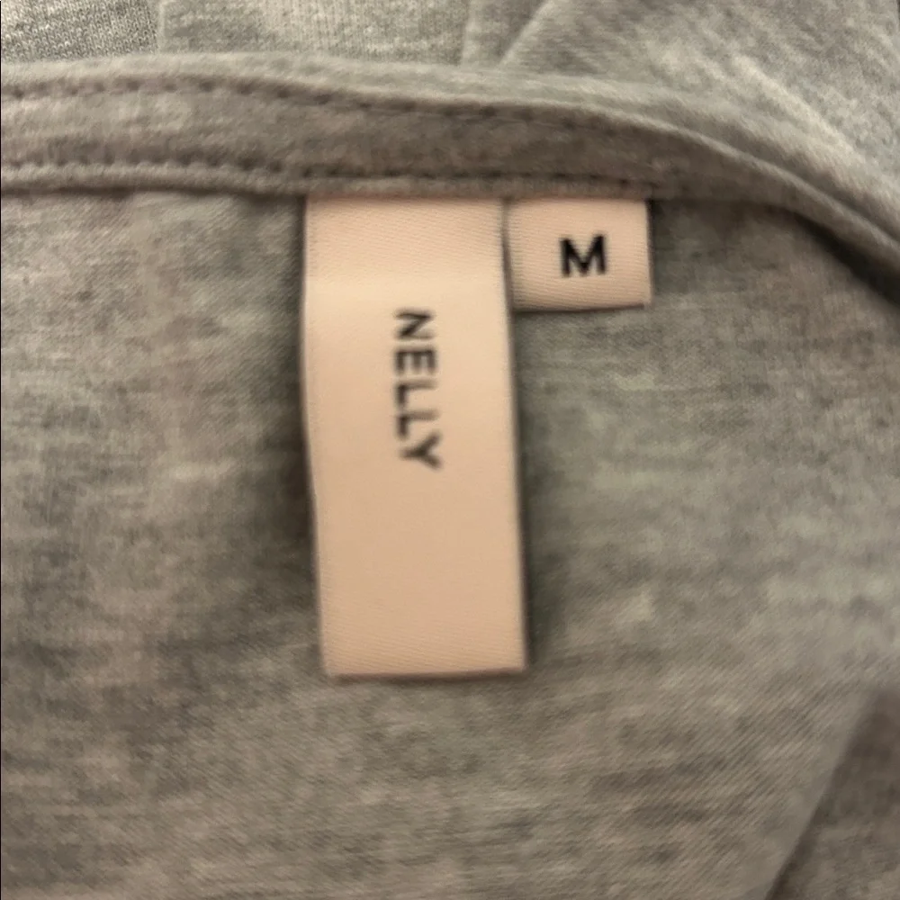 Nelly Women’s Gray Keep It Simple Ls Top, Size Medium